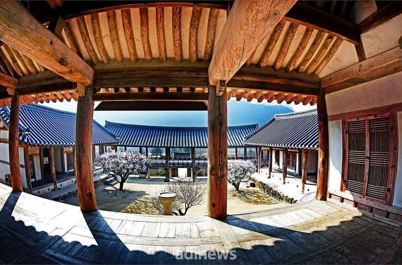 Andong: UNESCO Sites, Mask Dance, and Secret Garden & Bridge - Bongjeongsa Temple: one of Korea’s oldest wooden temples