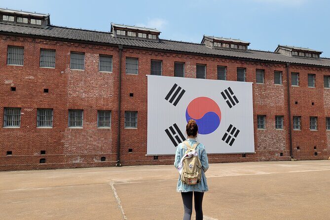 Ansan Hiking with historical sites & local market visit - Youngcheon market and snacks: a small food payoff that feels local