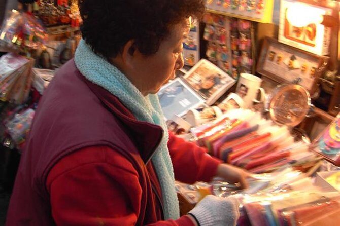 Best of Seoul Shopping Tour - Garosu-gil (Sinsa-dong): street style, cafes, and easy strolling