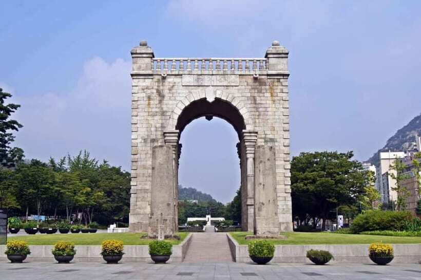 Blood & Tears: Korea Dark History Guided Walking Tour - Who should book Blood & Tears