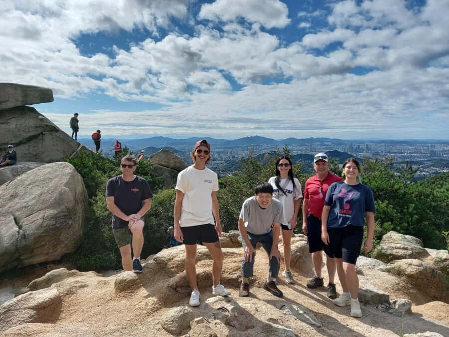 Bukhansan mountain hiking tour - 6 hours - Culture on the trail: temples, monks, and why mountains mattered