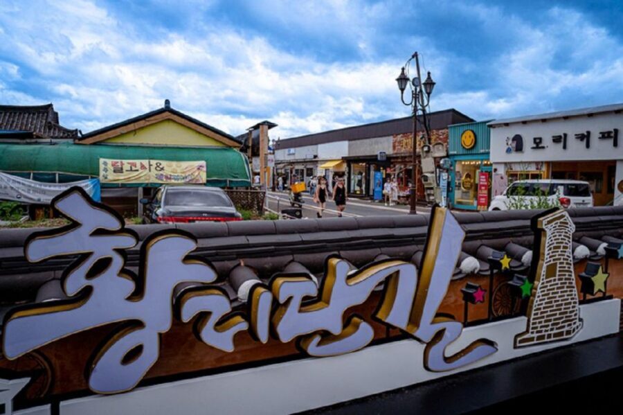 Busan: Gyeongju Guided Day Trip to Three Kingdoms Capital - Busan Pickup to Gyeongju: 11–12 Hours of Silla Sites