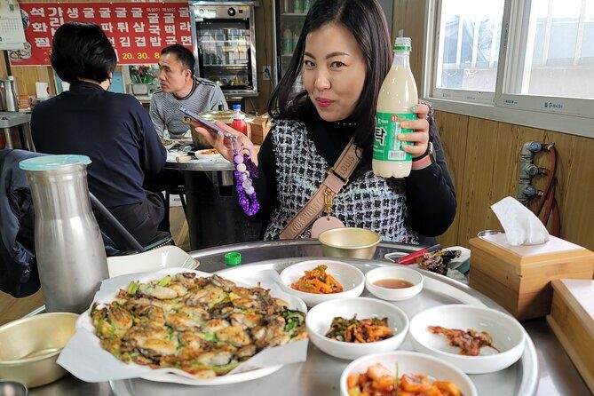 Busan Seafood Tour : Oyster village Tour with Oyster cuisines - The oyster village walk: what you’re really there to see