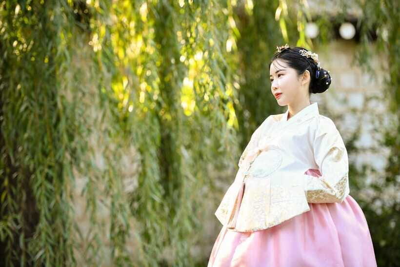 Changdeokgung Hanbok Experience at hanboknam - Changdeokgung palace free entry when you wear your hanbok