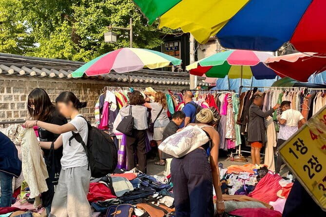 Contemporary & Retro Seoul Private Tour with Local Food Tasting - The food program: kimbap, ramyeon, tea ceremony, jeon, makgeolli, and kkwabaegi