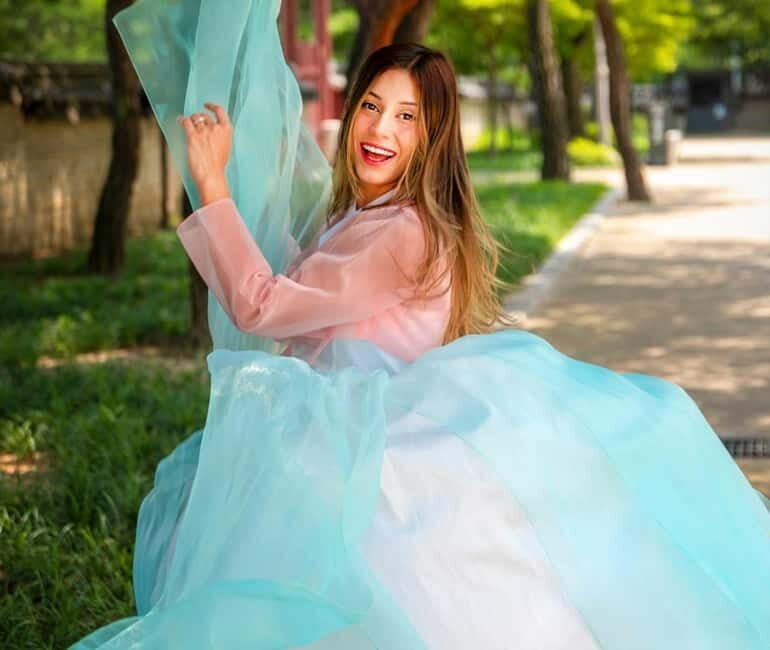 [Daehan Hanbok] Hanbok Photo Tour at a Palace - Your Private Setup: Meet at Daehan Hanbok Near Exit 4