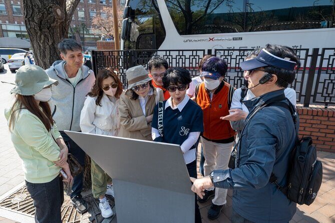 Deoksugung & Jeongdong-gil: A Walk in Korea's Rich Heritage - Gwanghwamun Square: modern Seoul’s civic center