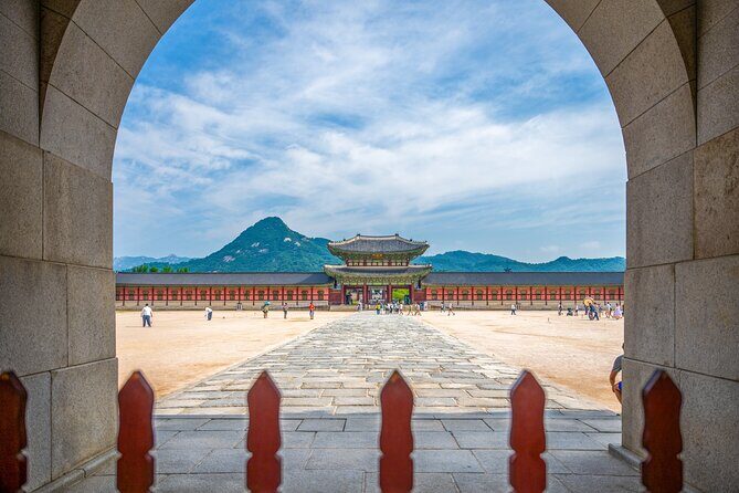 Essence of Seoul, 100% Private Full Day City Tour - Gyeongbokgung Palace: Start With the Royal Center