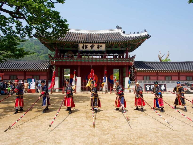 From Seoul: Suwon Hwaseong Fortress Tour - Meeting up in Seoul: Sejong Hotel start and flexible pickup