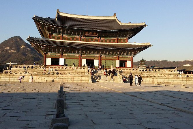 Full Day- Essential Seoul City Tour & Gourmet Tour(including Lunch and Dinner) - Tea garden calm at Kyung-In + Cheonggyecheon reset
