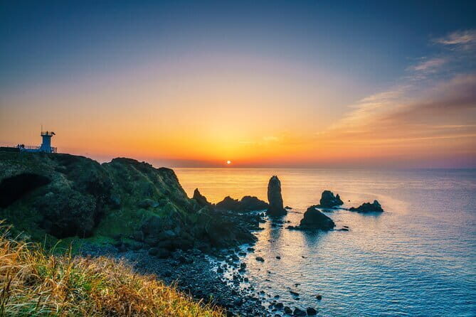 Full-Day Jeju Island UNESCO Tour for Cruise Layover Guests - Cheonjiyeon Waterfall: a 22-meter stop with a biology twist