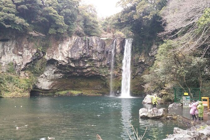 Full-Day Private Taxi Tour South of Jeju Island - Who this tour fits best