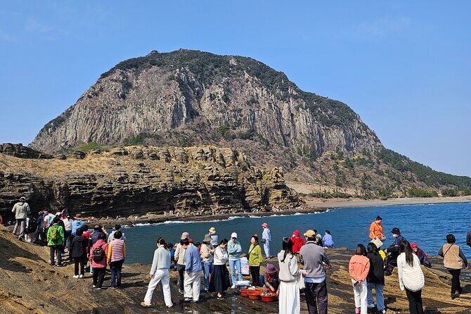 Full-Day Private Tour in Jeju Island - Sanbangsan Carbonated Hot Springs: the rare soak break