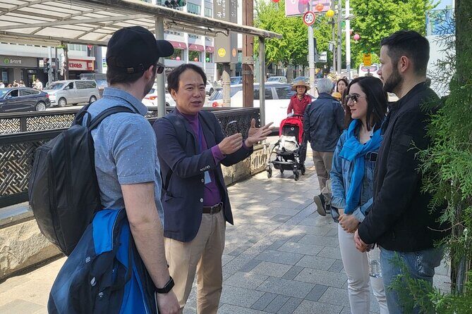 Gwangjang market Netflix Food Walking Tour with Insadong - Ikseon-dong Alley: the old hanok vibe meets today’s cafés