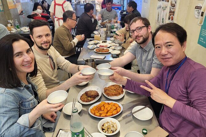 Gwangjang market Netflix Food Walking Tour with Insadong - Gwangjang Market: eating your way through a market that started in 1905