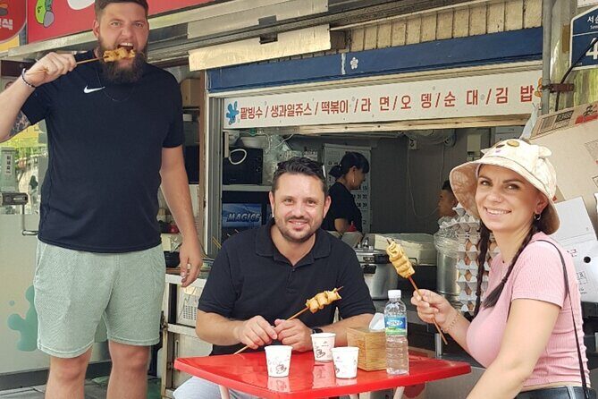 Gwangjang market Netflix Food Walking Tour with Insadong - The guide factor: what Alan Han adds to the experience