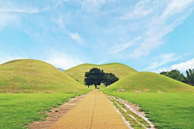 Gyeongju Historic Areas Day Tour with Sky Capsule from Busan - Donggung & Wolji at dusk: end with calm and history