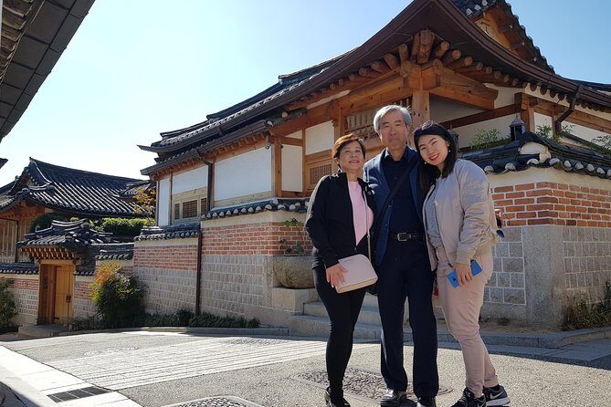 [ Half Day ] Sightseeing, Top 3 spots of Seoul !! - Bukchon Hanok Village: Joseon-era streets in 50 minutes