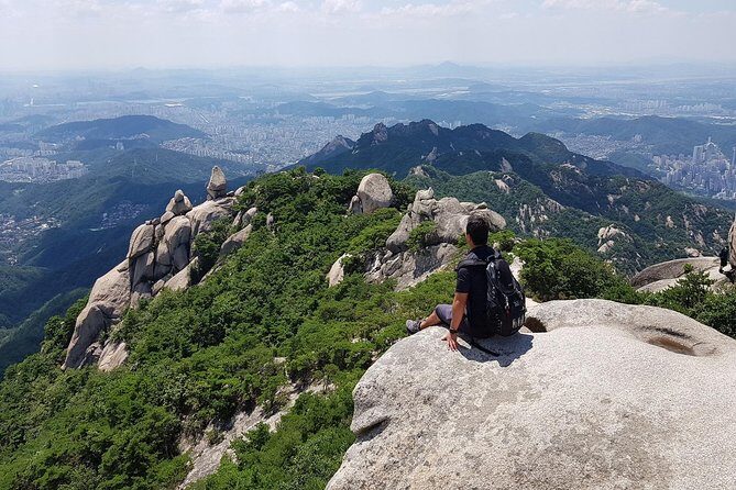 Hike at Mt. Bukhansan National Park with professional Guide(including Lunch) - Bergen Park’s guiding style: history talk plus real trail encouragement