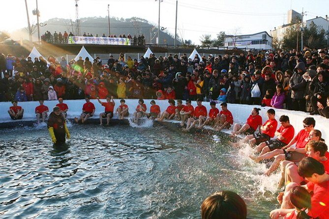 Ice Fishing Tour - Hwacheon Sancheoneo Ice Festival Day Trip from Seoul - Ice Fishing at Hwacheon Sancheoneo: what this day trip is really like