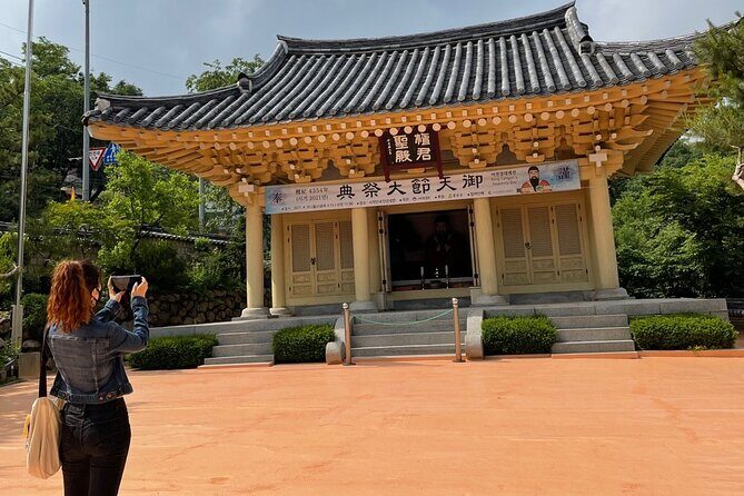 Inwangsan hike & historical sites - Stop 1: Sajik Park, Sajikdan, and the Tangun Shrine