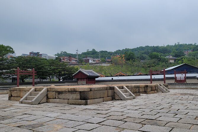 Inwangsan hike & historical sites - Inwangsan Mountain: A Hill You Can Actually Enjoy