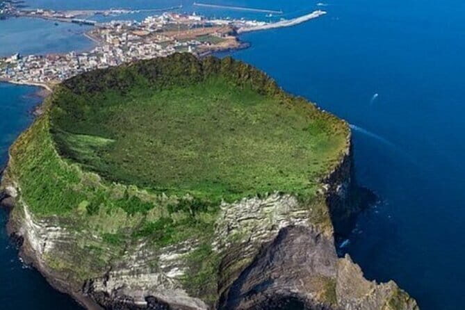 Jeju Cruise Ship gangjung Port PRIVATE tour for all group sizes - Yakcheonsa Temple: architecture you can actually pause for