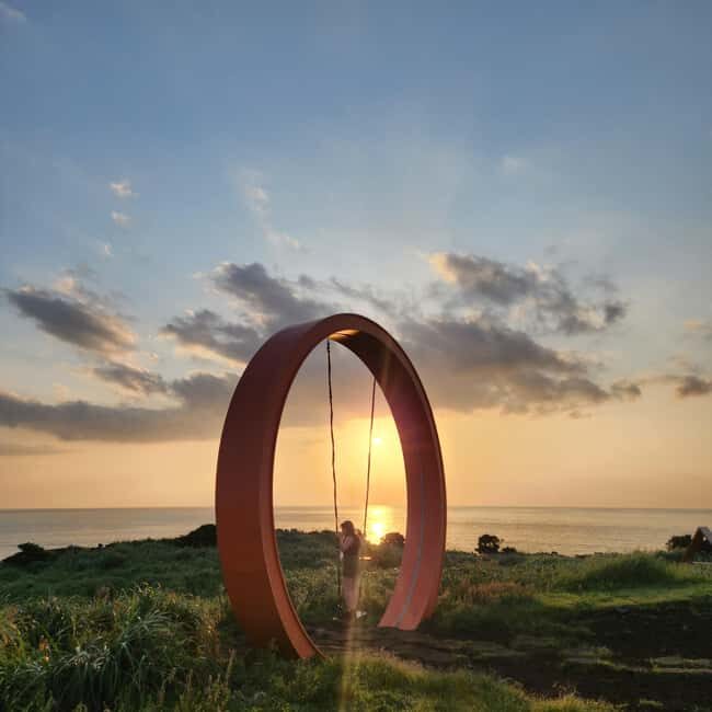 JEJU ISLAND : Higlights SUNRISE guided Tour - Hotel pickup, two drop-offs, and making the morning easy