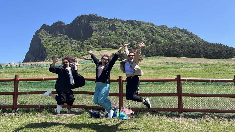 Jeju: Popular Sightseeing Private Car Charter Tour - West Jeju for cafes, flowers, and coastal drives with real breathing room