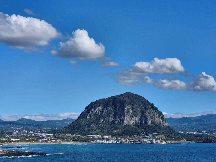 Jeju: Private Tour with an English Guide and a Vehicle - English guidance you can use, not just hear