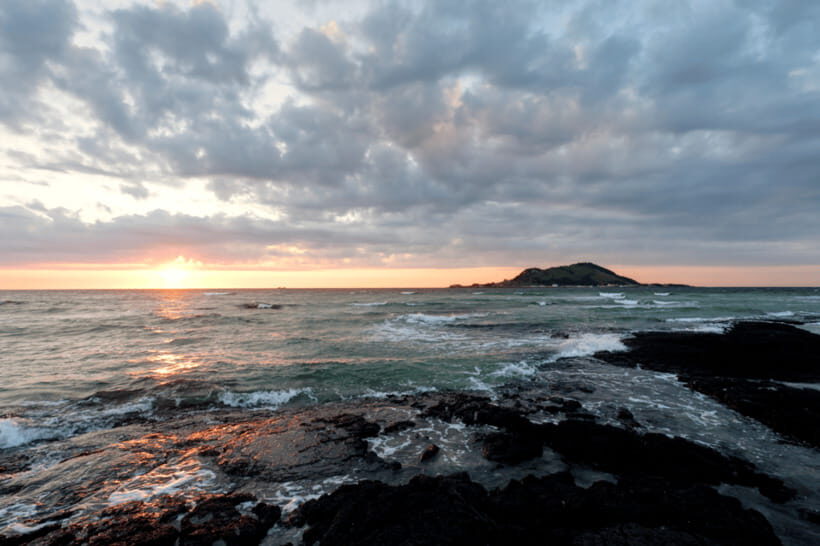 Jeju Sunset Tour : Olle Trail half day tour - 17:00–20:30 timing: how they keep it aligned with sunset