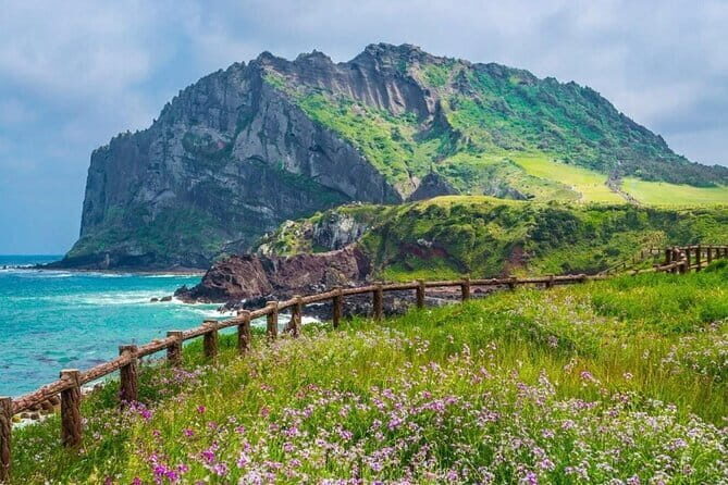 Jeju Unesco Eest course Package Private Van Guided Tour - Stop 6: Haenyeo Museum—culture before the coast fades