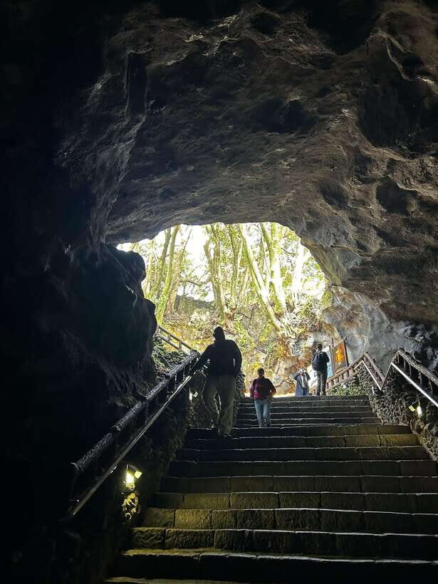 Jeju UNESCO Natural Heritage Private Tour by Certified Guide - Hamdeok Beach: A Calm Start Before the Climbing