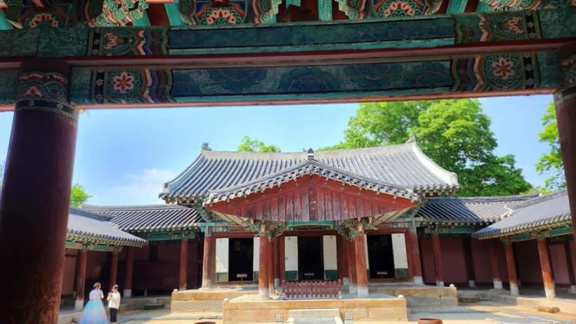 Jeonju: Essence of Jeonju, Hanok Village & Maisan Mountain - Maisan Mountain and Tapsa Buddhist Temple: Short Hike, Strong Atmosphere