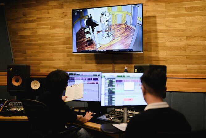 K-Pop Making Class with a Producer! - KING STUDIO’s K-pop making class: the point is production, not karaoke