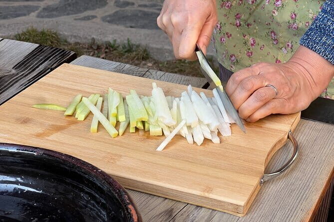 Kimchi Making Class (+ Korean BBQ) in Traditional Hanok Courtyard - Who should book this Hanok kimchi and BBQ class