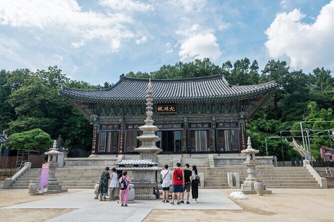 Korea Temple & Starfield Library Gangnam K-BBQ - Bongeunsa Temple: Lantern Calm With Skyscraper Views