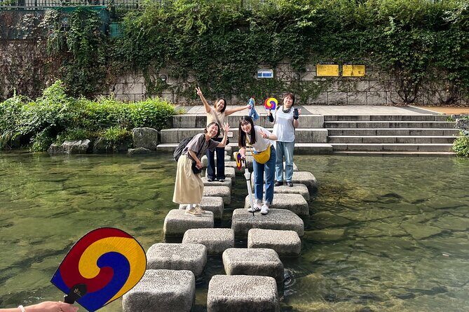 [Koreabylocal] Night Walk and Korean Barbaeque time with local - Gwanghwamun at 6:00 pm: Starting Your Seoul Night the Easy Way