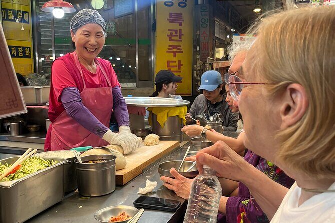 [Koreabylocal] Night Walk and Korean Barbaeque time with local - The Night Walk: What You’ll Learn While You’re Actually Walking