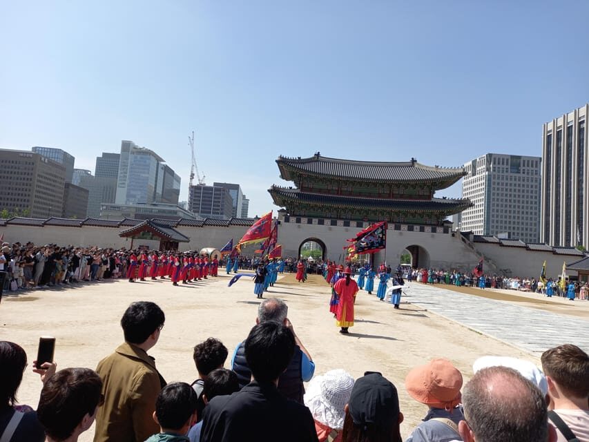 Layover tour to Gyeongbokgung-Folk Museum-Bukchon-Insadong - Transportation and Timing: How the 6 Hours Really Feel
