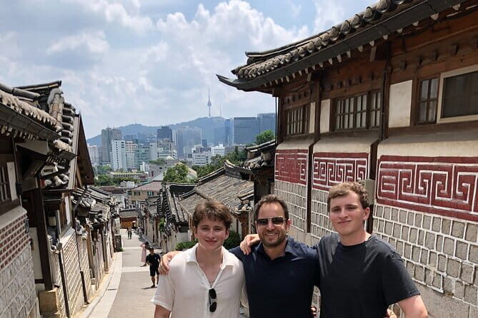 Lee’s Private 4-hour Customized Seoul Tour - Buddhist calm at Jogye-sa: a half-hour reset