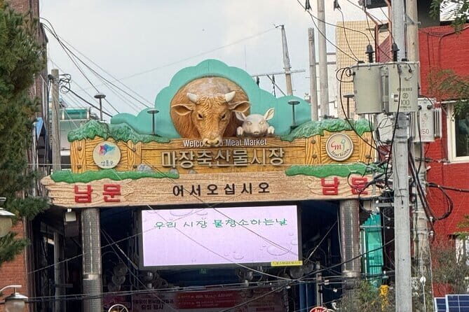 Majang Meat Market Experience: Private Tour with Han-woo Beef BBQ - Choosing Your Cuts: How 1++ Hanwoo Beef and Pork Fit Together