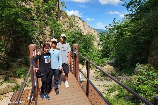 One-Day Tour for stunning Mt.Seoraksan from Seoul - Seoraksan National Park: The Main Character Stop