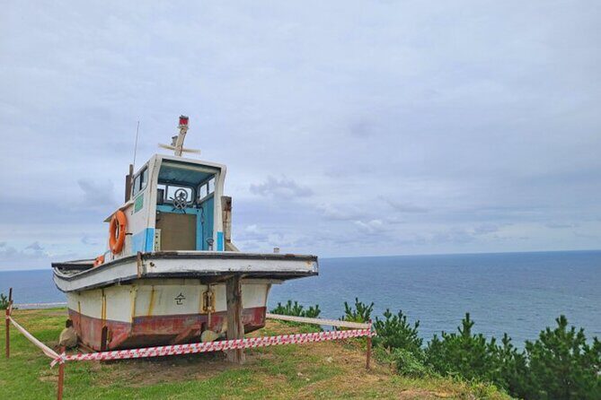 Pohang One day city Tour : Home town Cha cha cha Drama Locations - Seokbyeong-ri: Banjang Hong, Dr. Yoon, and the red lighthouse zone