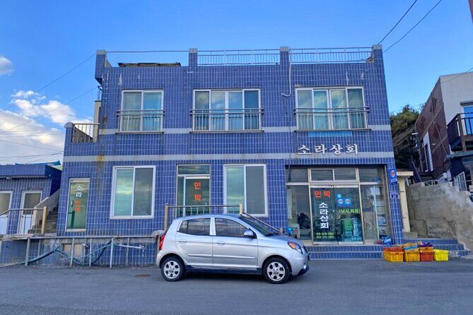 Pohang One day city Tour : Home town Cha cha cha Drama Locations - The tour vehicle, pickup, and the “space walk” photo moments
