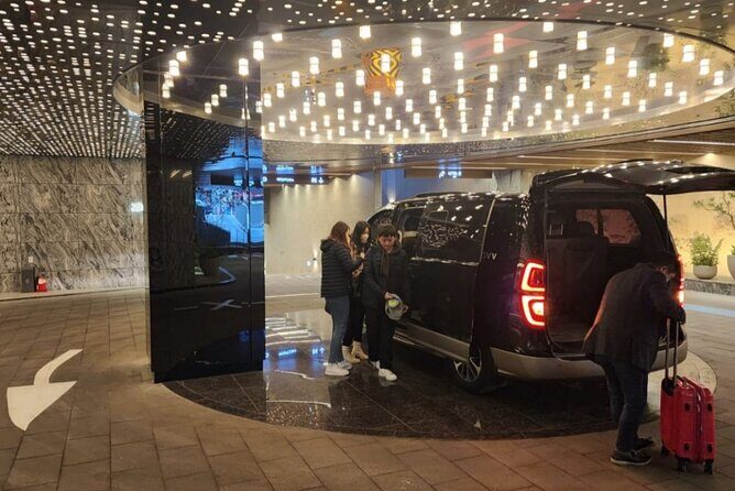 Private Airport Transfer : Gimpo airport to/from Seoul (1~7pax) - The one thing that can go wrong: drop-off at the right hotel entrance