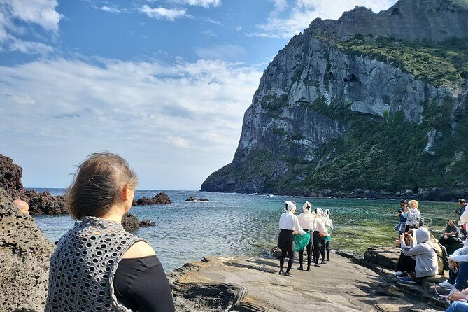Private Day Tour With Best Jumbo Taxi Driver Tour in jeju island - Sangumburi Crater and Jeju Stone Park: volcano and stone in one arc