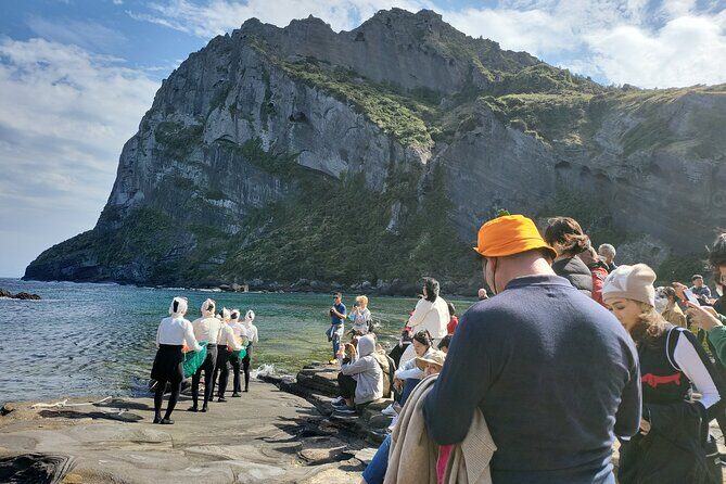 Private Day Tour With Best Jumbo Taxi Driver Tour in jeju island - Pickup, timing, and how your driver will run the day