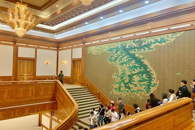 Private Full-Day Guided Tour in Seoul with Lunch, Tea and Dinner - Insadong’s crafts-and-tea vibe, plus Cheonggyecheon’s calm reset