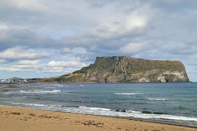 Private Jeju Customized Tour with Local Guide Mr.LEE Hong-min - South Jeju: waterfalls, cliffs, and Oedolgae views